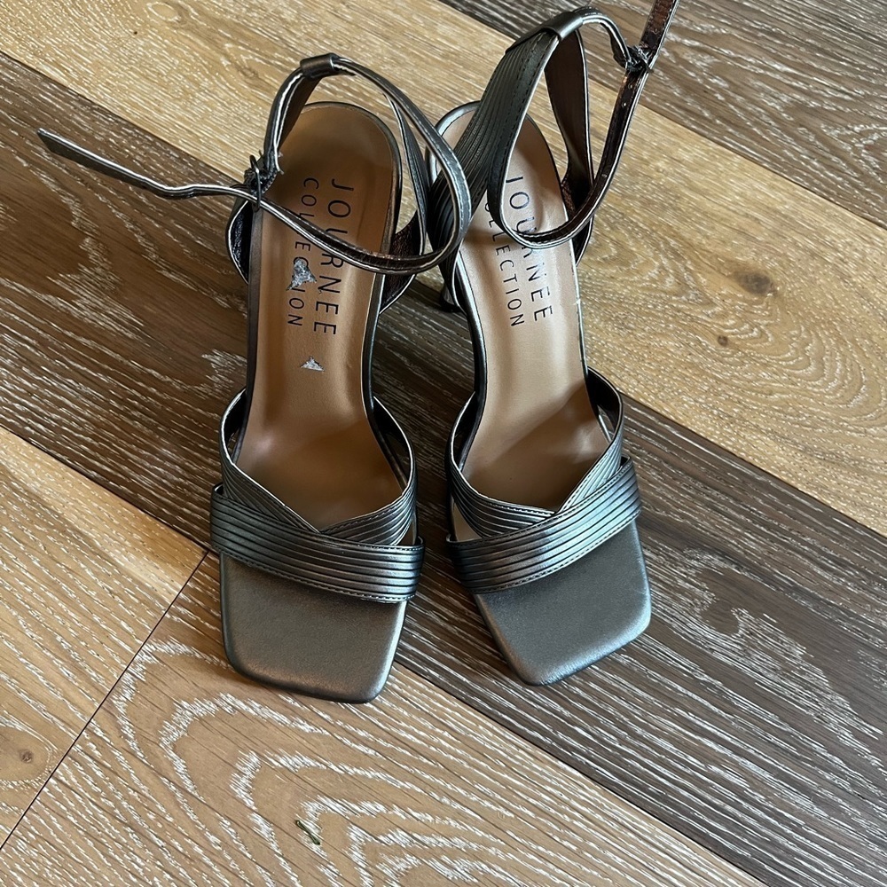 Journee Collection Womens Annett Tru
Comfort Foam Mid Heel Open Toe Pumps - Picture 10 of 12